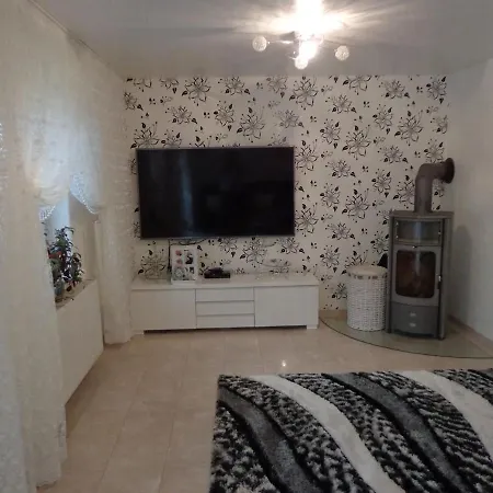 Haus In Der Naehe Von Messe