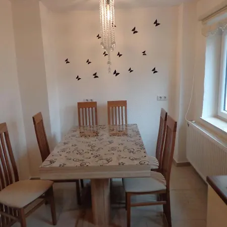 Haus In Der Naehe Von Messe بيت للعطل *