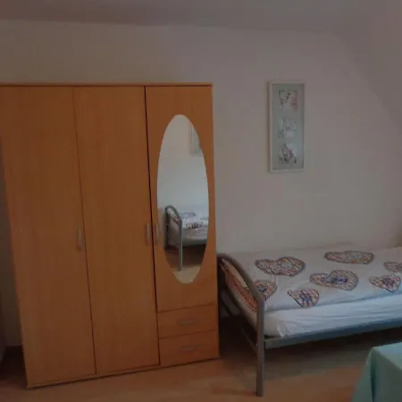 Haus In Der Naehe Von Messe Prázdninový dům *